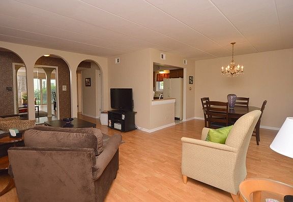 4th image of 4114 W 99th St #1B