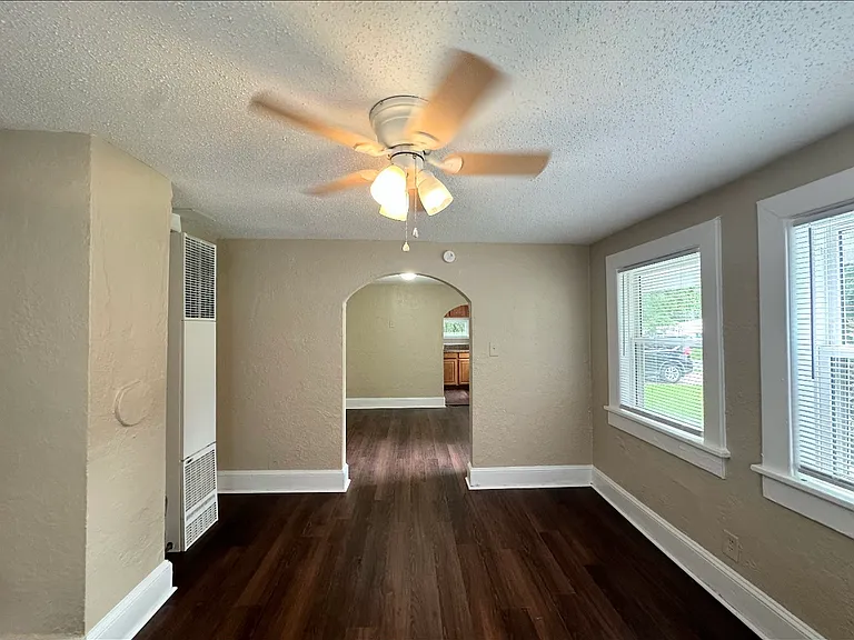 1812 Parkview Ave — Photo 4