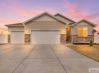 2475 E Pinnacle Dr, Idaho Falls, ID 83401