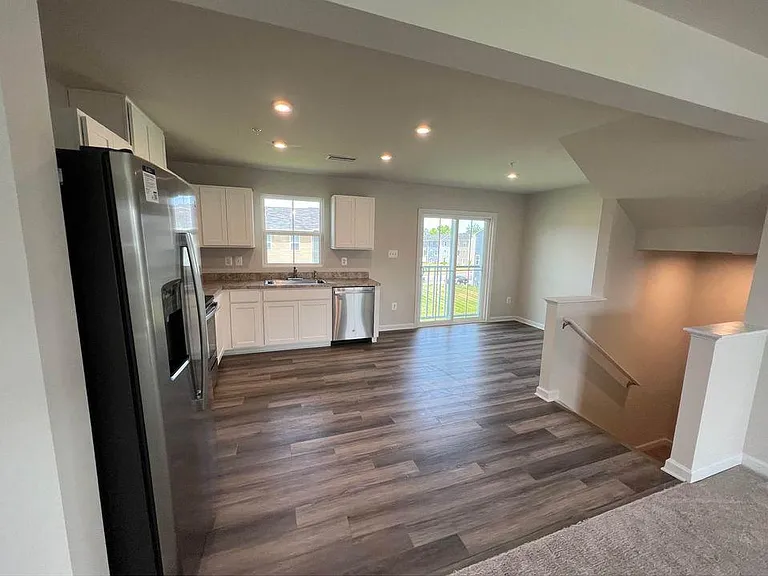 115 Butterfield Ave — Photo 9