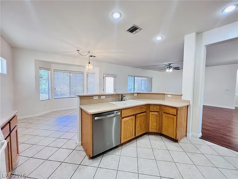 3047 Hickory Valley Rd — Photo 7
