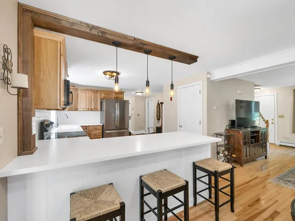 32 Friar Tuck Way, Wolfeboro, NH 03894