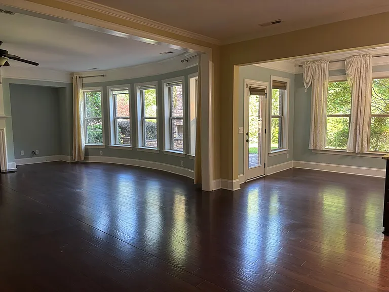 8811 Tamarron Dr — Photo 16