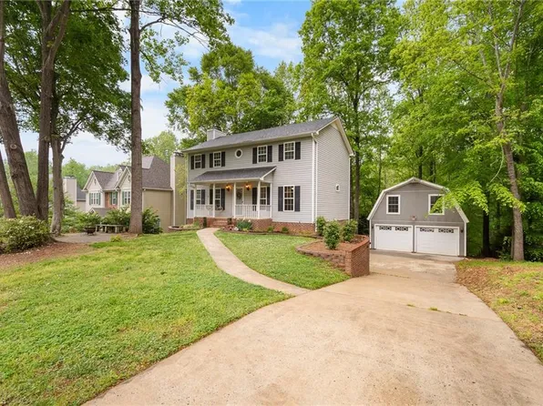 1725 Abbottsford Dr, Kernersville, NC 27284