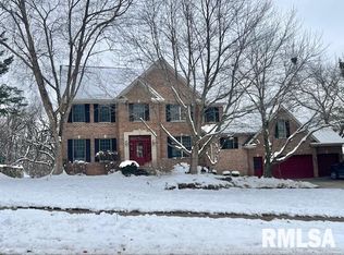 6800 Ridges Ct, Bettendorf, IA 52722