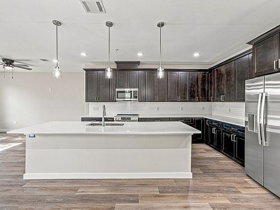 5th image of 120 Clark Ln