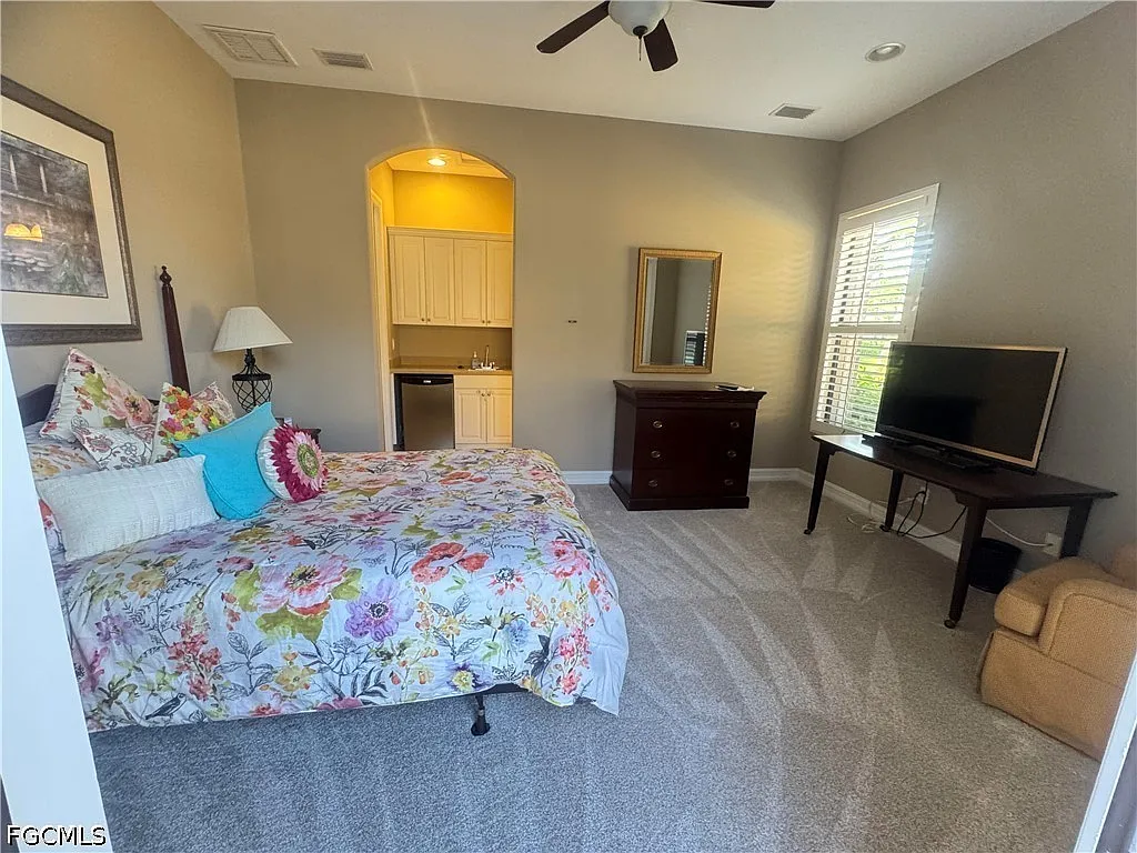 4 bed, 3.0 bath, 2448 sqft, $10,000 — Photo 4