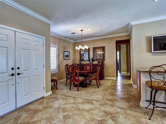 3rd image of 2881 Knoxville Ct