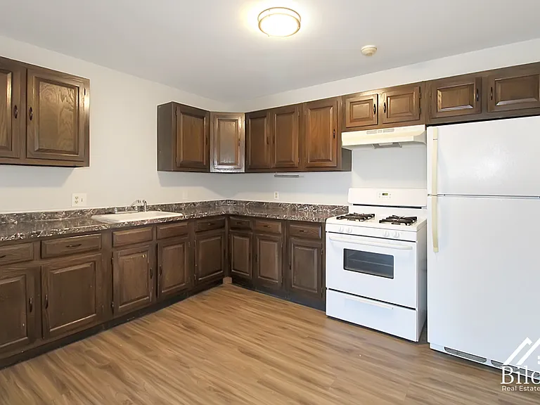 1250 South Broadway — Photo 17