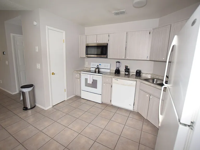 7706 Indian Ridge Trl S — Photo 28