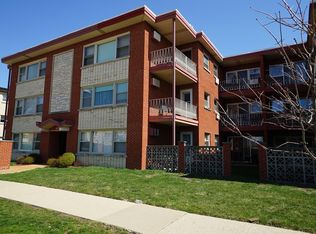3033 Paris Ave APT 302, River Grove, IL