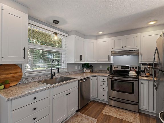 2nd image of 837 Patterson Dr
