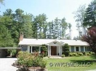 379 S Lakewood Cir, Hendersonville, NC 28739