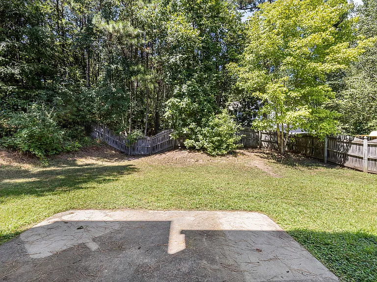 16 Woodward Ln — Photo 6
