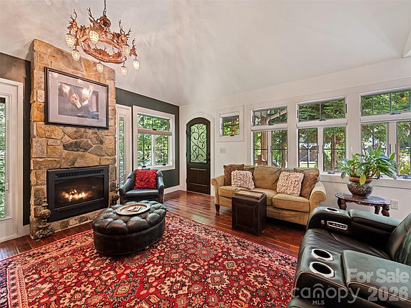5th image of 379 Holston Village Rd