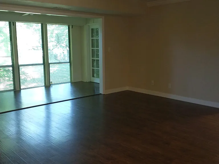 2998 Carriage Dr — Photo 2