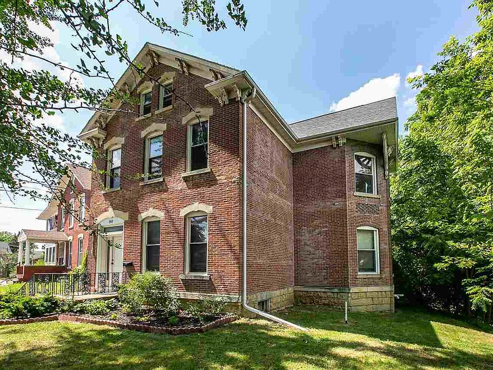 207 Clarke Dr, Dubuque, IA 52001 Zillow