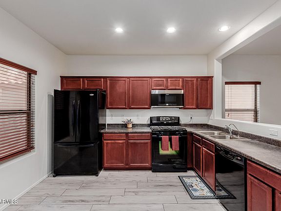 4th image of 40098 W CATHERINE Drive