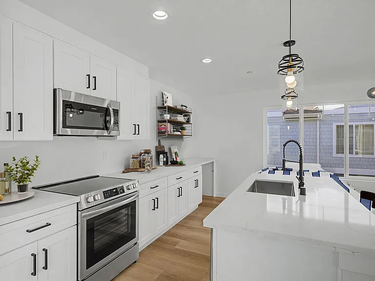 19505 Damson Rd #B4 — Photo 4