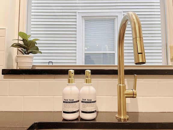 5th image of 3119 N Hoyne Ave #1