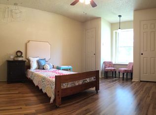 104 Pecan Grv, Lancaster, TX 75146
