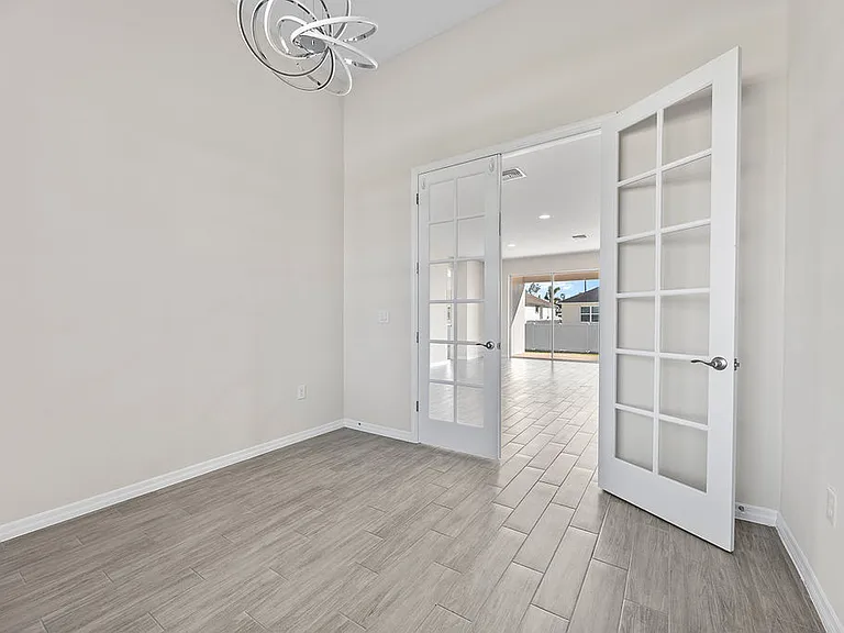 133 SW 37th Ave — Photo 11
