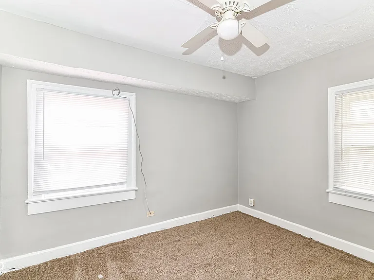 3043 Broadway St — Photo 12
