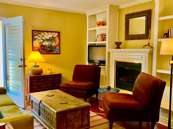 663 Bishops Lodge Rd, Santa Fe, NM
