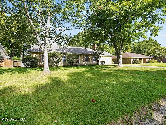 3rd image of 161 Stonegate Dr