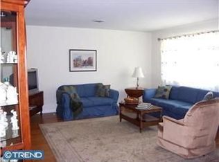 4143 Oliver Ln, Upper Chichester, PA 19061