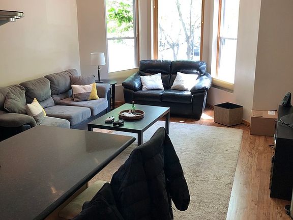 4th image of 600 W Arlington Pl #1