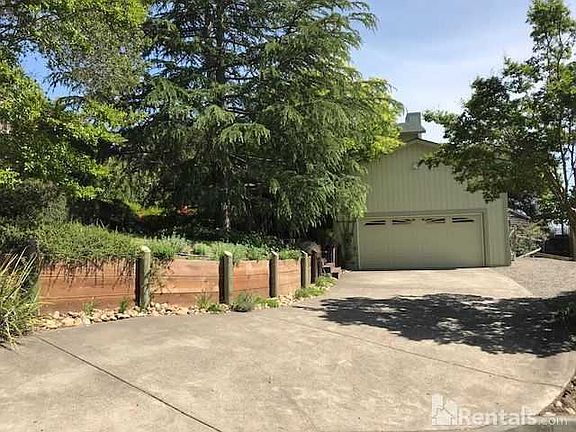 3rd image of 630 Alta Vista Dr
