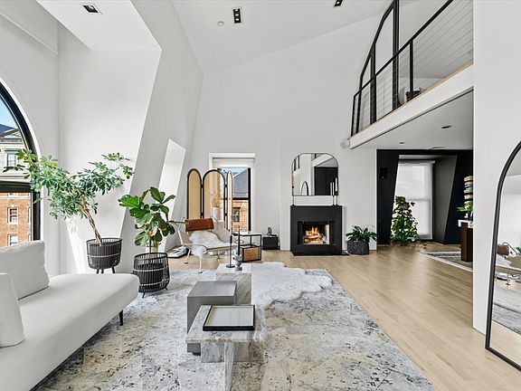 2nd image of 201 Newbury St APT 506
