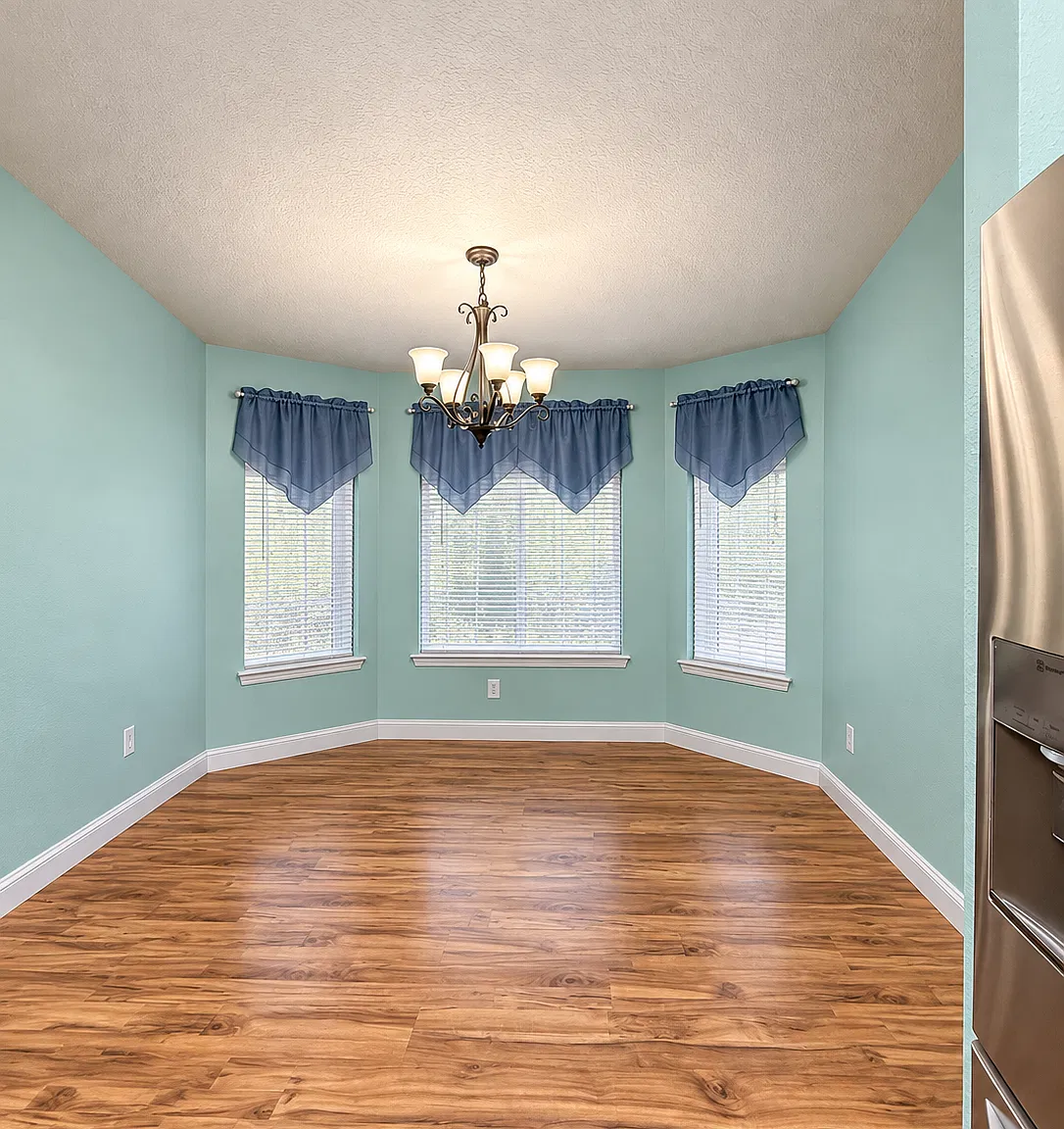 3 bed, 1230 sqft, $1,750 — Photo 3
