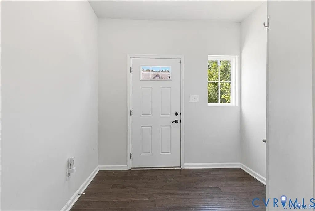 3 bed, 2.5 bath, 1562 sqft, $2,295 — Photo 2