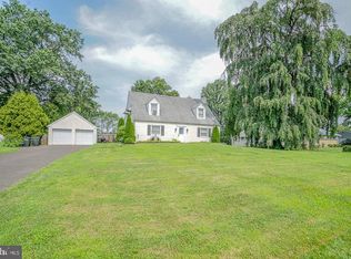 86 Cameron Rd, Huntingdon Valley, PA 19006