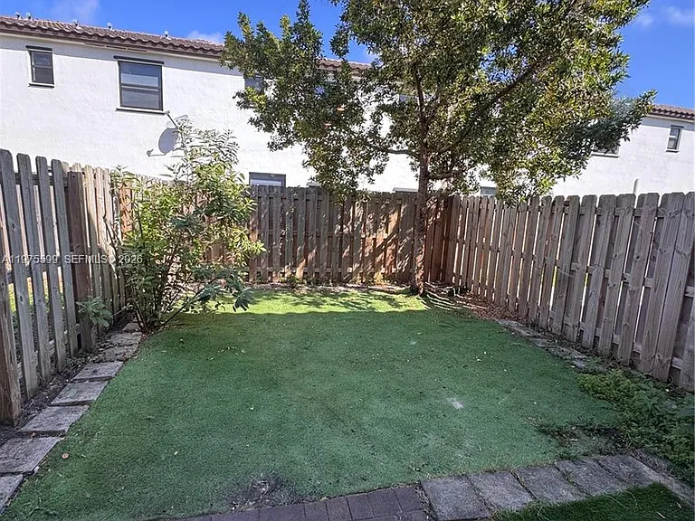11813 SW 246th Ter #11813 — Photo 5