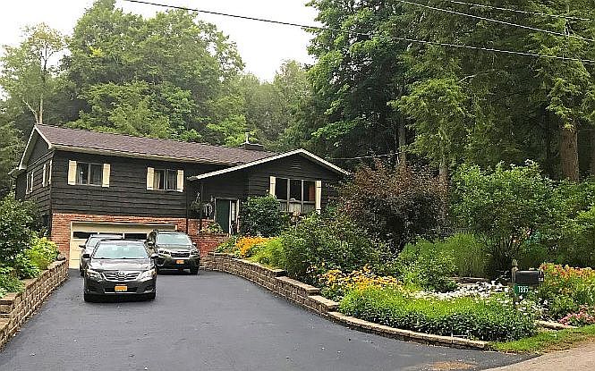 1st image of 7385 Forest Ave
