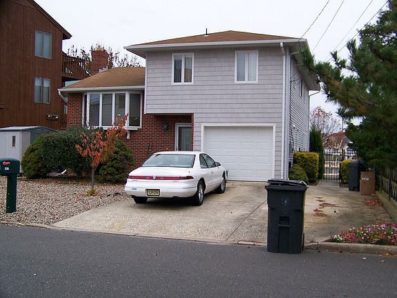 5th image of 526 Bayview Dr