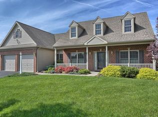 812 Walnut Crest Dr, Lebanon, PA 17046