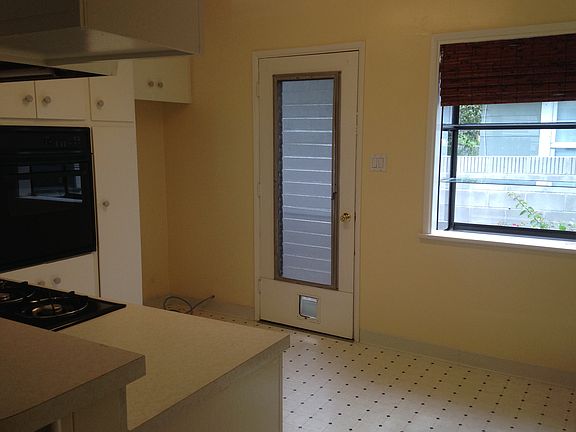 5th image of 4254 Lincoln Ave