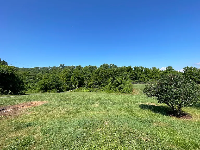 512 Howard Gap Rd — Photo 19
