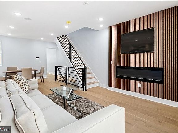 3rd image of 2061 E William St