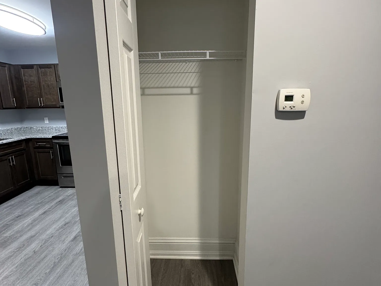 Studio, 800 sqft, $1,200 — Photo 3
