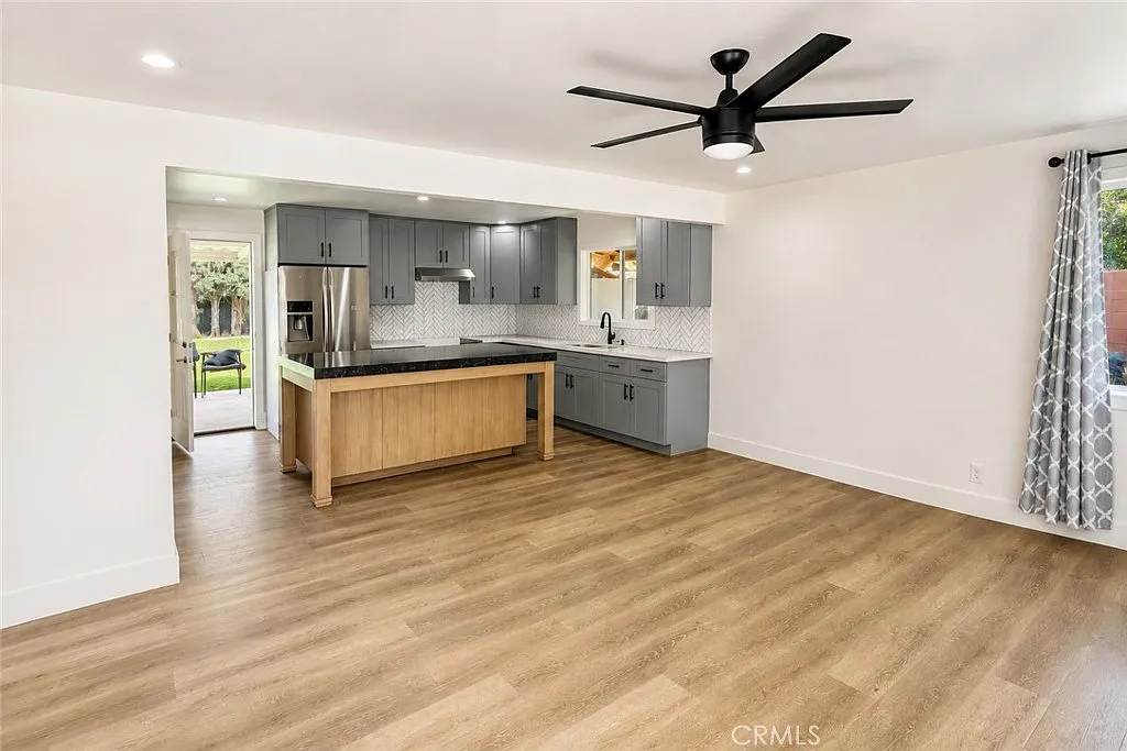4 bed, 1153 sqft, $4,250 — Photo 3