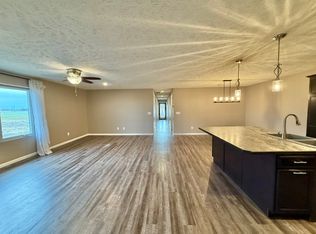 711 W 8th St, Kearney, NE 68845