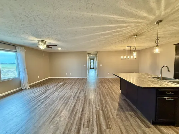 711 W 8th St, Kearney, NE 68845