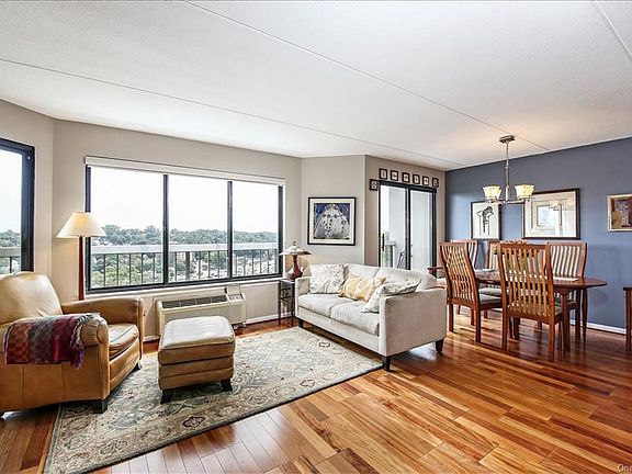 5th image of 200 High Point Dr APT 515