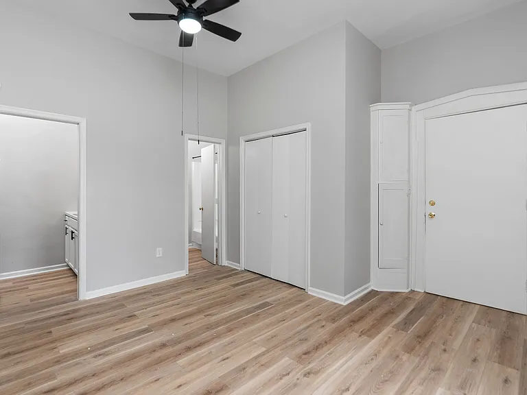 222 E Beverley St #2B — Photo 6