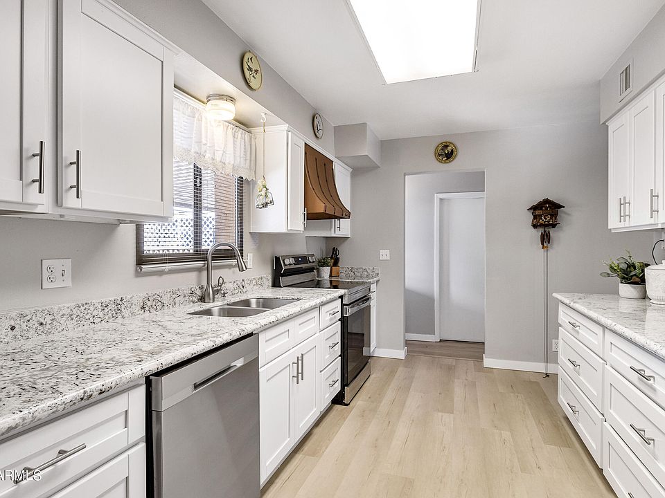 1st image of 711 E LAUREL Drive #7